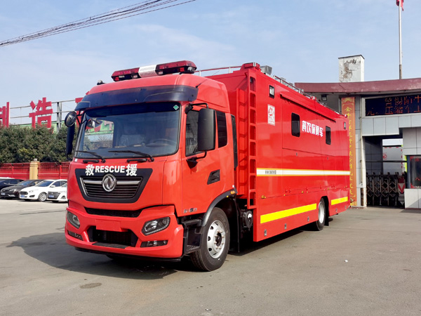 東風天錦餐車發車庫爾勒